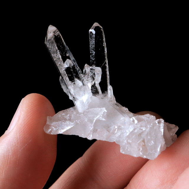 天然 水晶 クラスター ミニ ブラジル ゼッカ産 透明感が美しい ゼッカクォーツ 原石 天然石 1点物 パワーストーン クリスタル