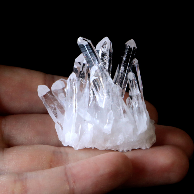 天然 水晶 クラスター 四川省産 原石 天然石 1点物 パワーストーン クリスタル 浄化 空間 自然石 結晶 鉱物 ポイント ヒーリング crystal