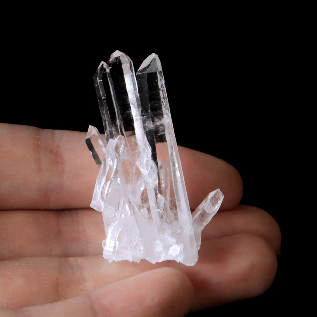 天然 水晶 クラスター 四川省産 原石 天然石 1点物 パワーストーン クリスタル 浄化 空間 自然石 結晶 鉱物 ポイント ヒーリング crystal
