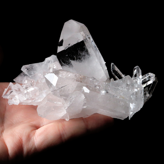 天然 水晶 クラスター 228g ブラジル ゼッカ産 透明感が美しい ゼッカクォーツ 原石 天然石 1点物