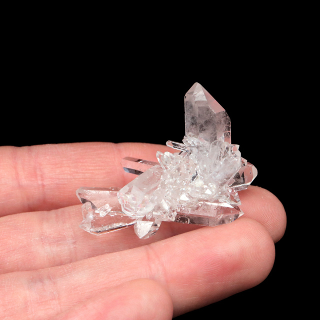 天然 水晶 クラスター ミニ ブラジル ゼッカ産 透明感が美しい ゼッカクォーツ 原石 天然石 1点物 パワーストーン クリスタル 結晶 浄化