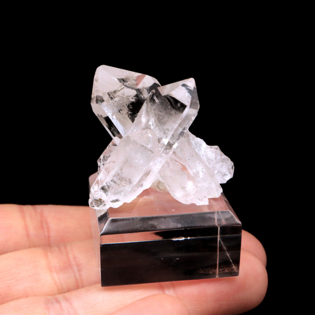 クラスター水晶 高さ約25センチ 天然 水晶 クラスター ミニ 34g 台座付き ブラジル ゼッカ産 透明感が