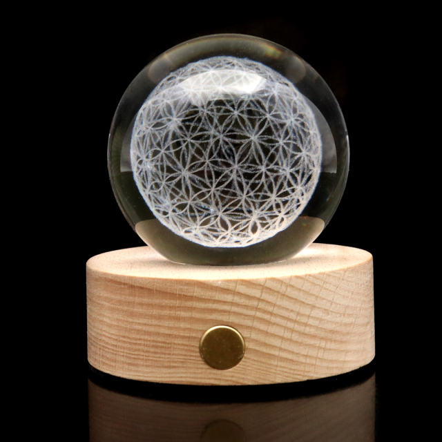 フラワーオブライフ クリスタルボール 約60mm 置き物 人工水晶 丸玉 LEDライト 照明 台座付き 神聖幾何学模様 縁起物 彫り物 置物 玄関