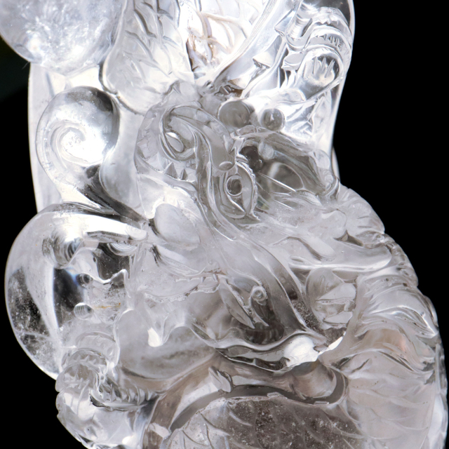 天然水晶 手彫り 492g 龍 置物 台座付き 風水 クリスタル Crystal Dragon 1点 彫刻
