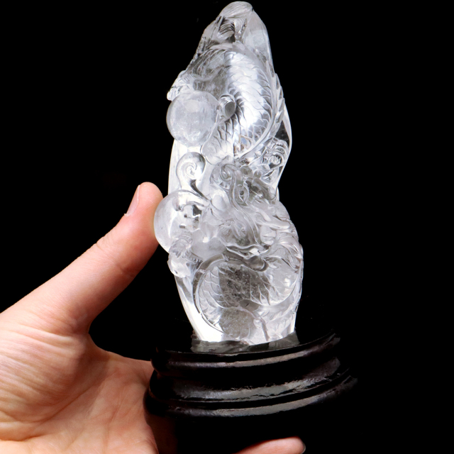 天然水晶 手彫り 492g 龍 置物 台座付き 風水 クリスタル Crystal Dragon 1点 彫刻