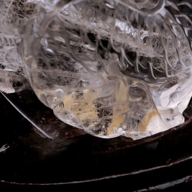 天然水晶 手彫り 840g 龍 置物 台座付き 風水 クリスタル Crystal Dragon 1点 彫刻
