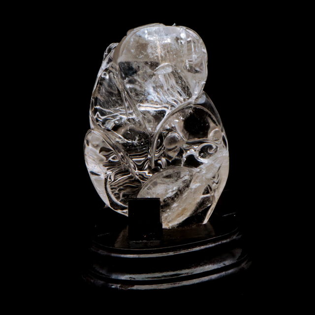 天然水晶 手彫り 840g 龍 置物 台座付き 風水 クリスタル Crystal Dragon 1点 彫刻