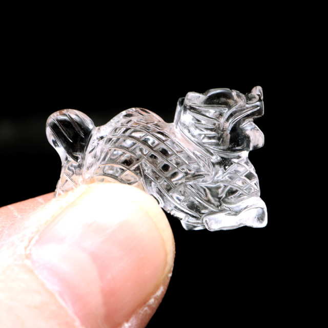 水晶 龍 置き物 2024年 干支 辰 クリスタルクォーツ 彫刻 正月 新年 縁起物 彫り物 ドラゴン 置物 たつ 竜 辰年