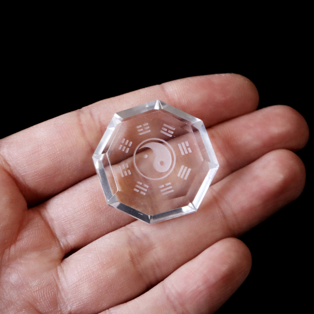 ヒマラヤ 天然 水晶 陰陽 太極 八卦 置き物 天然石 パワーストーン