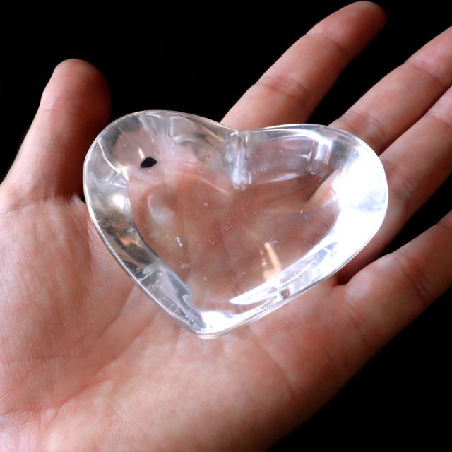 水晶 お皿 浄化皿 受け皿 ハート型 プレート クリスタルクォーツ ブラジル産 癒し ヒーリング 浄化 天然石 パワーストーン