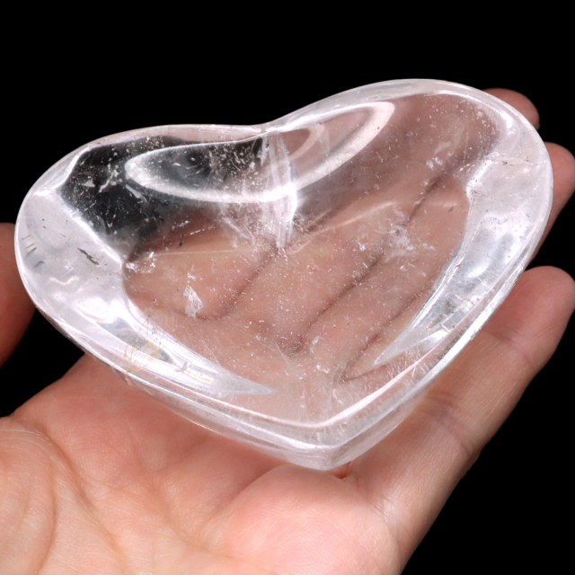 水晶 お皿 虹入り 浄化皿 受け皿 ハート型 154g プレート クリスタルクォーツ ブラジル産 癒し ヒーリング 浄化 天然石