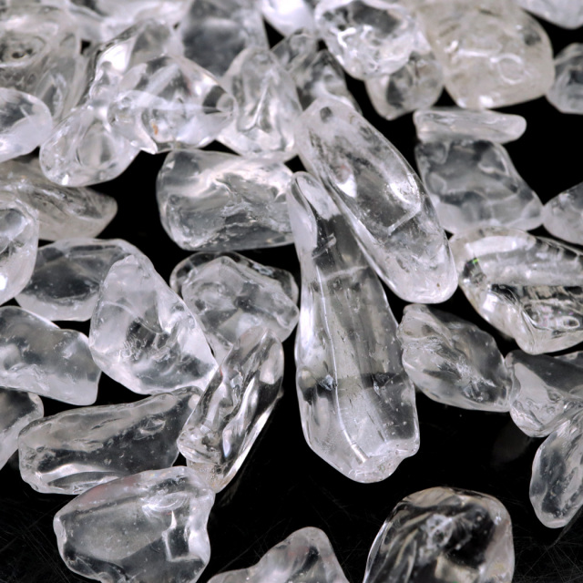 水晶 さざれ 100g サイズ中 天然石 パワーストーン 浄化グッズ 高透明