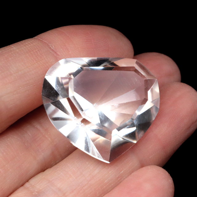 水晶 ハート ブラジル ゴイアス州産 抜群の透明感 クリスタルクォーツ