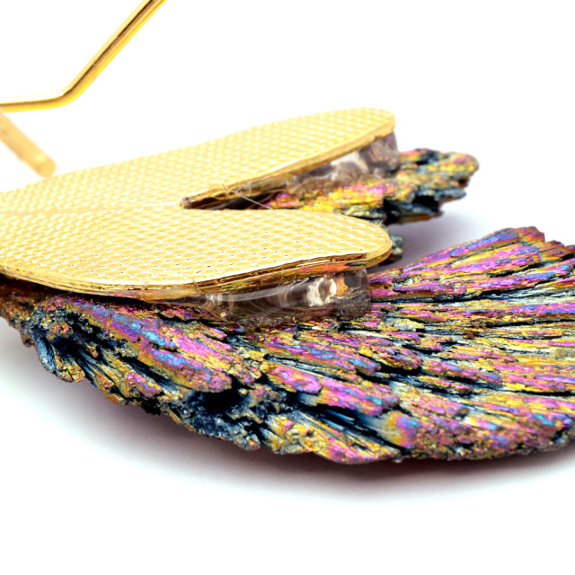 とんぼ 置き物 GOLD カイヤナイト 天然石付き オーラ加工 虫 モチーフ