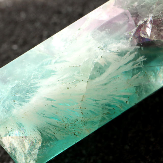 エンジェルフェザー フローライト 六角柱 ポイント 手のひらサイズ