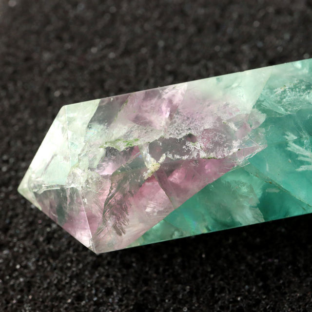 エンジェルフェザー フローライト 六角柱 ポイント 手のひらサイズ