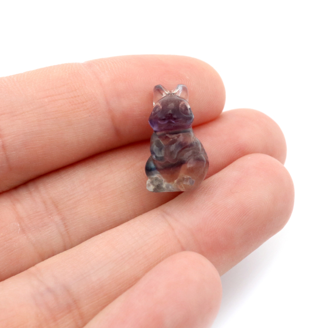 ウサギ 置き物 フローライト イエロー グリーン パープル ピンク 正月 新年 縁起物 彫り物 兎 干支 卯 天然石 パワーストーン