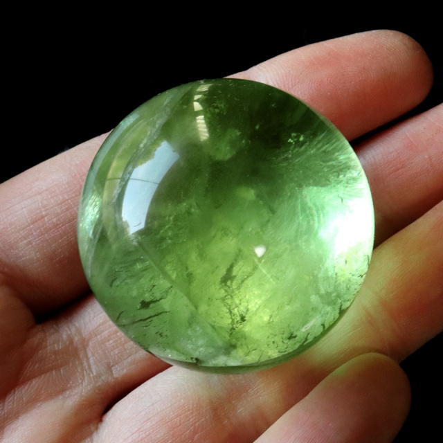グリーン フローライト AAAAA 丸玉 虹入り レインボー 透き通る透明感 スフィア 台座 蛍石 天然石 1点もの パワーストーン