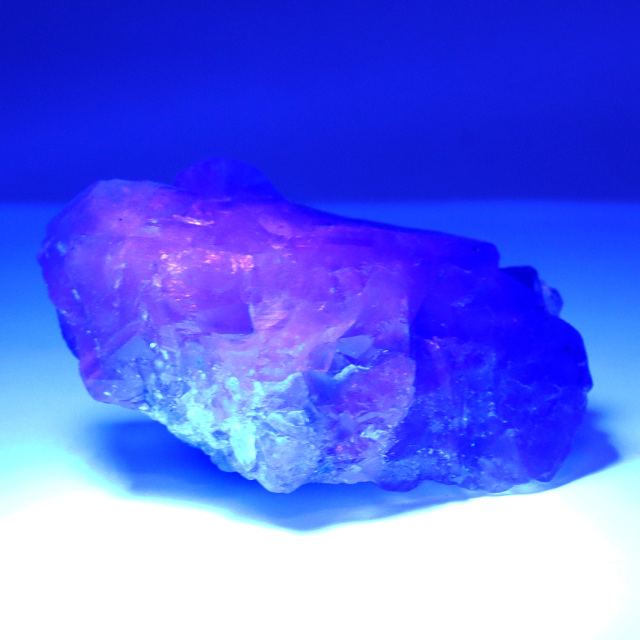 グリーンフローライト ラフ 原石 ナミビア産 ツーソン展示会商品 カラーチェンジ 天然石 置き物 置物