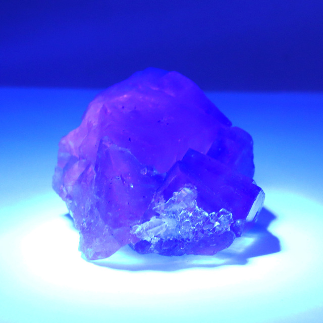 グリーンフローライト ラフ 原石 ナミビア産 ツーソン展示会商品 カラーチェンジ 天然石 置き物 置物