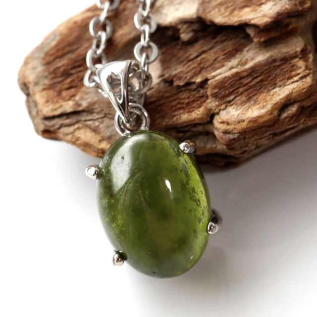グリーン ガーネット ペンダント高品質  Silver925 チェーン付き 天然石 パワーストーン