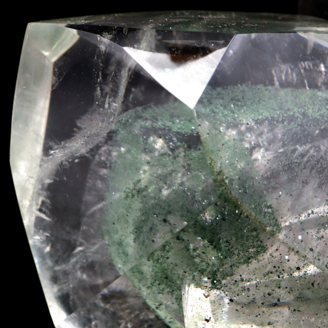 ガーデンクォーツ 原石 ブラジル産 527g 1点物 幻影 グリーン ファントム 浄化 庭園水晶 置物 置き物 天然石 パワーストーン