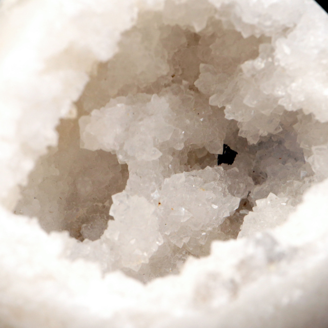 水晶 ジオード 丸玉 モロッコ産 1点物 天然石 笑口 原石 ヒーリング スフィア パワーストーン 台座付き