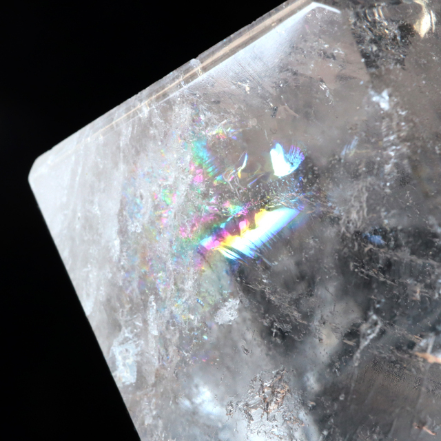 高品質　レムリアンシード　水晶　ファセットカット　置物　虹　透明　クリアクォーツ レムリアンシード カット しずく型 置き物 80g キラキラ 虹入り