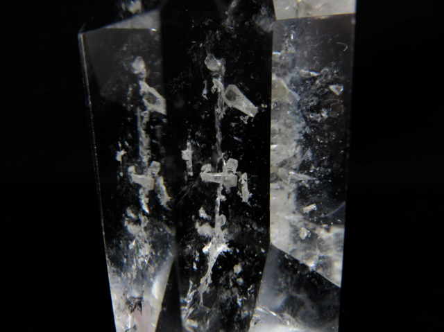 クォーツインクォーツ　水晶六角柱