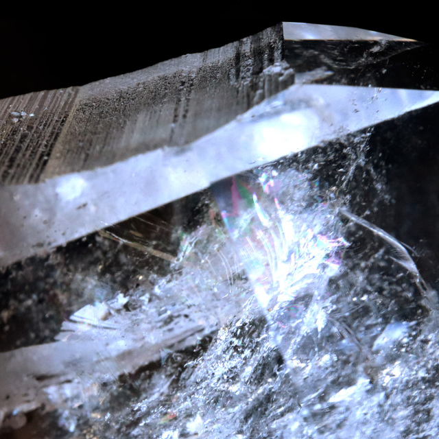レムリアンシード 水晶 六角柱 ポイント 一部面残し 研磨磨き AAAAA 虹入り レインボー 天然石 ブラジル バイーア州産 証明書付き