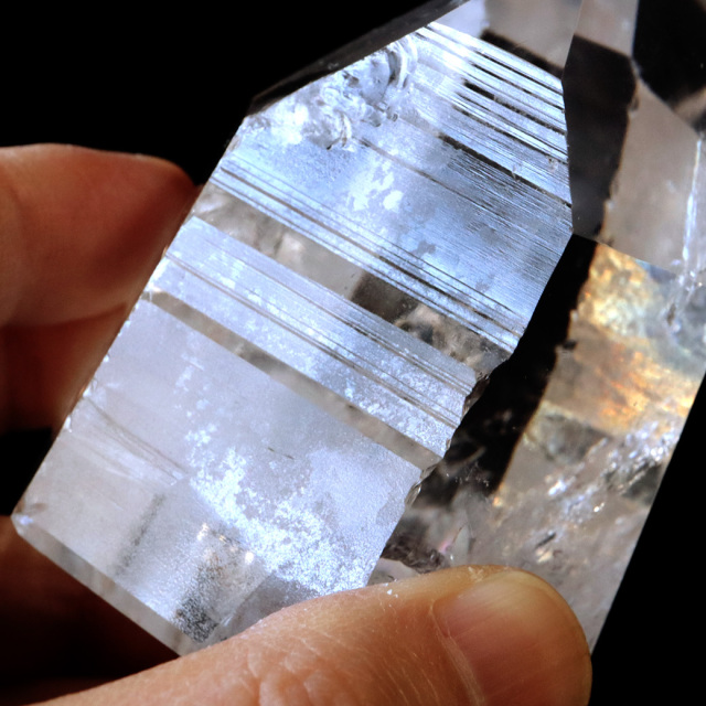 レムリアンシード 水晶 六角柱 ポイント 一部面残し 研磨磨き AAAAA 虹入り レインボー 天然石 ブラジル バイーア州産 証明書付き