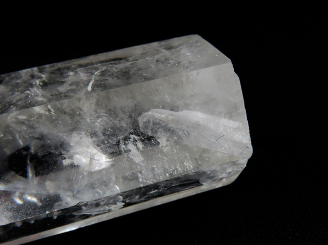 クォーツインクォーツ水晶六角柱