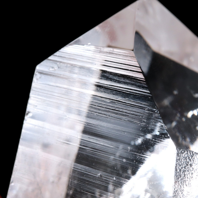 レムリアンシード 水晶 六角柱 ポイント 一部面残し 研磨磨き AAAAA 虹入り レインボー ブラジル セーラ・デ・カブラル産