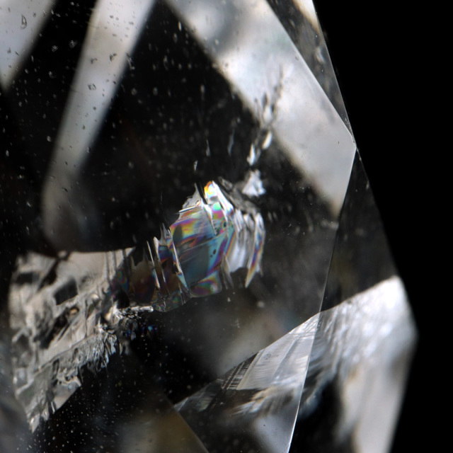 レムリアンシード カット しずく型 置き物 キラキラ 虹入り レインボー 1点もの 天然石  セーラ・デ・カブラル産 浄化 ヒーリング