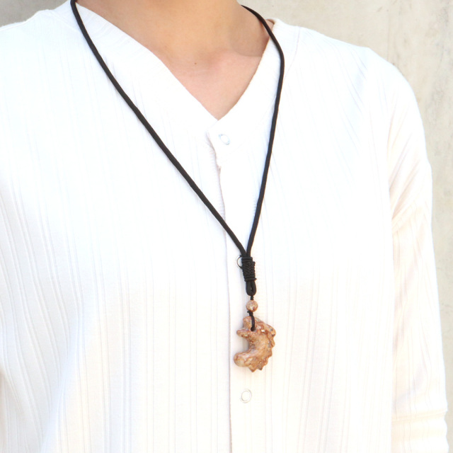 姫川薬石 勾玉 大 鬣型（たてがみ） まがたま ネックレス 新潟県 糸魚川産 日本製 天然石 パワーストーン 癒し ヒーリング プレゼント