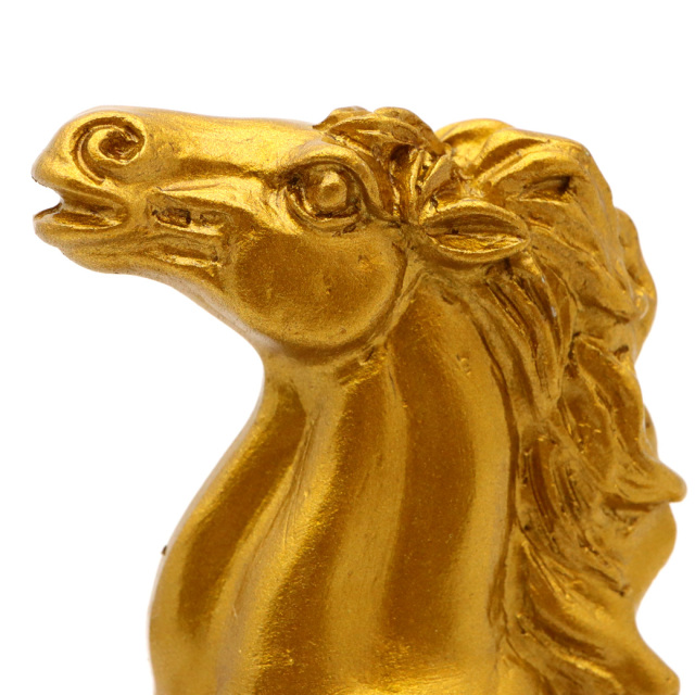 馬 2026年 干支 午年 置き物 樹脂製 Sサイズ 正月 新年 縁起物 彫り物 開運 元宝 財運 商売繁盛 風水グッズ うま 置物 ホース 年末年始