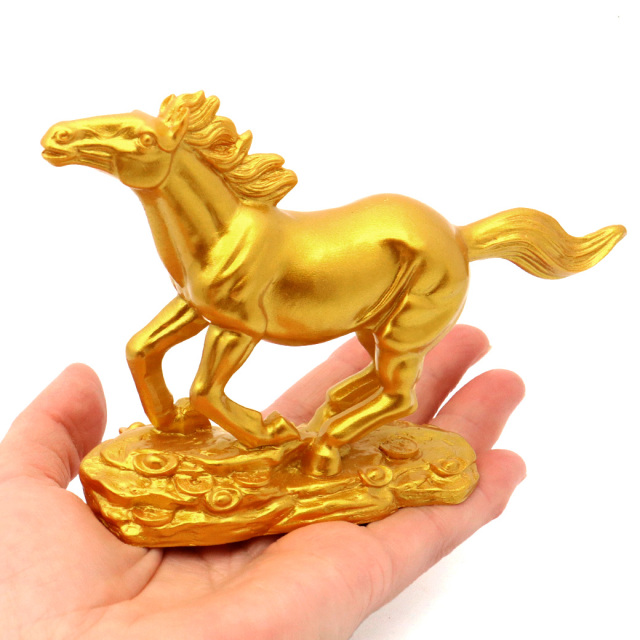 馬 2026年 干支 午年 置き物 樹脂製 Mサイズ 正月 新年 縁起物 彫り物