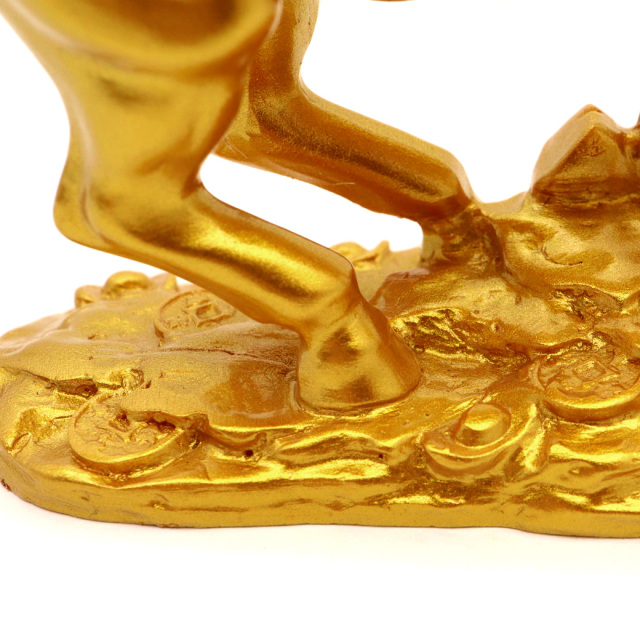 馬 2026年 干支 午年 置き物 樹脂製 Mサイズ 正月 新年 縁起物 彫り物