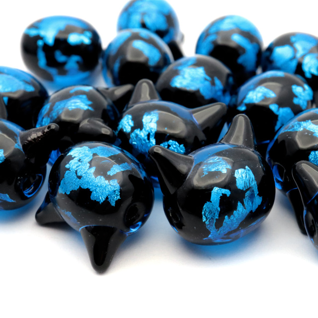 ホタルガラス ねこ ビーズ 1粒 パーツ 猫 ネコ 制作 粒売り手芸 ブルー 青色 招き猫 沖縄 お土産 にゃんこ 可愛い