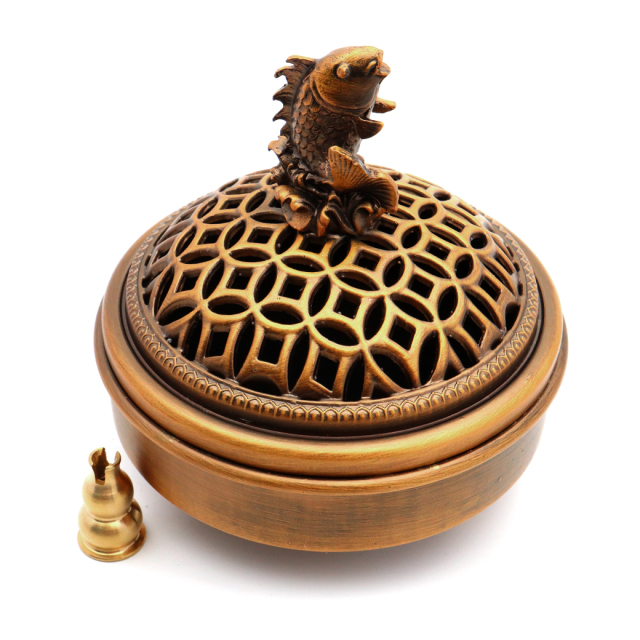 香炉 おしゃれ お香立て 真鍮製 魚 鯉 蓋付き 不燃綿入り 丸型 渦巻型