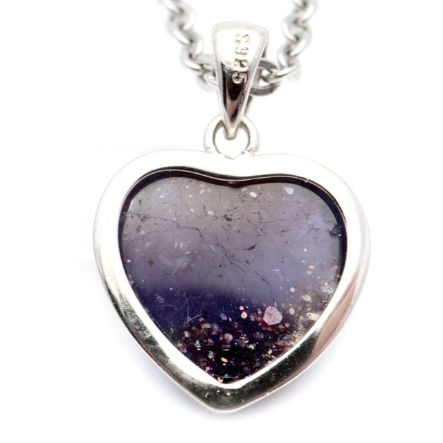 ブラッドショット アイオライト ペンダント インド産 ハート型  