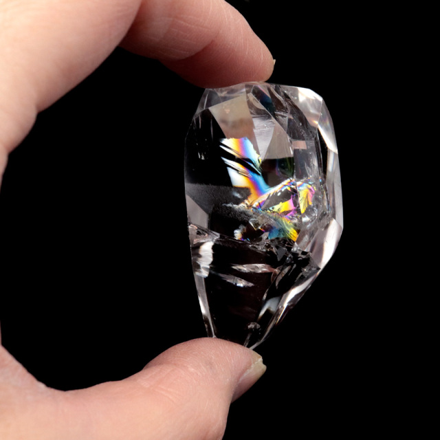 天然石　パワーストーン　アイリスクォーツ アイリスクォーツ 虹入り 原石 51g 全面磨き 研磨 ポリッシュ