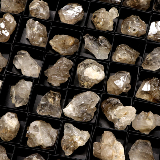 ジャカレー 水晶 クラスター 15-30g前後 ランダム発送 ブラジル産 原石 ワニ水晶 エレスチャルクォーツ