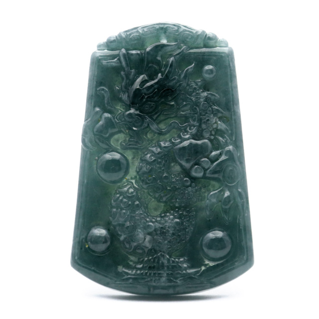 翡翠 | Jade 古来より装飾品として重用された5月の誕生石