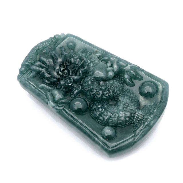 龍 翡翠 グアテマラ産 ペンダント トップ用 素材 ルース バチカン無し 昇り龍 1点もの たつ 辰  干支 お守り 龍神 開運 商売繁盛