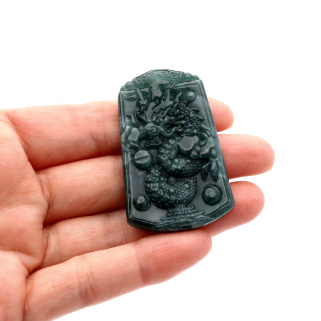 龍 翡翠 グアテマラ産 ペンダント トップ用 素材 ルース バチカン無し 昇り龍 1点もの たつ 辰  干支 お守り 龍神 開運 商売繁盛