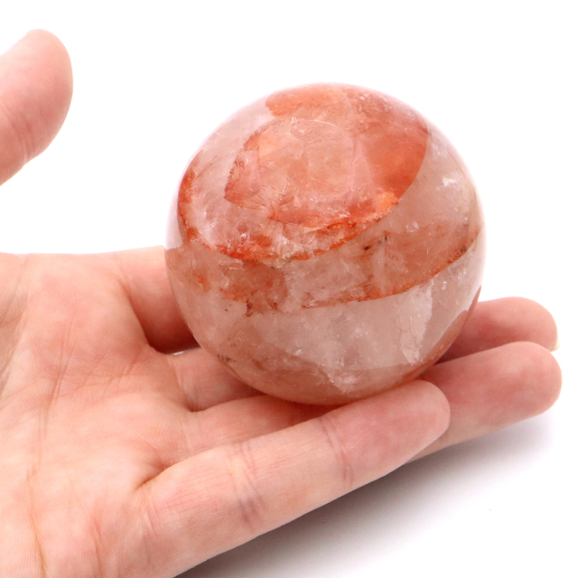 マニカラン水晶 丸玉 木製台座付き パールバティー渓谷産 天然石 パワーストーン 1点もの