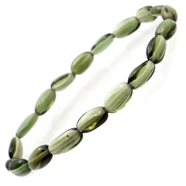 天然モルダバイトブレスレット　 約5mm玉とタンブルビーズ一粒　鑑別書付き 天然モルダバイトブレスレット 約5mm玉とタンブルビーズ一粒鑑別書付き