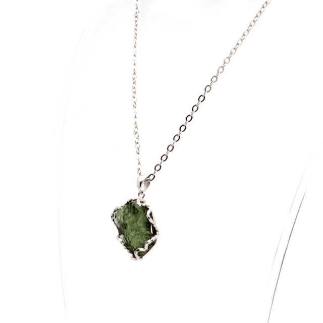 モルダバイト ネックレス 天然石 原石 ペンダント ラフロック AAA タンブル SILVER925