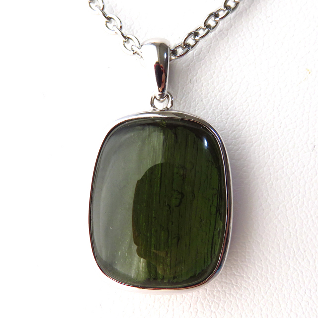 超高品質 モルダバイト ペンダント 龍紋がはっきりと見える 本物